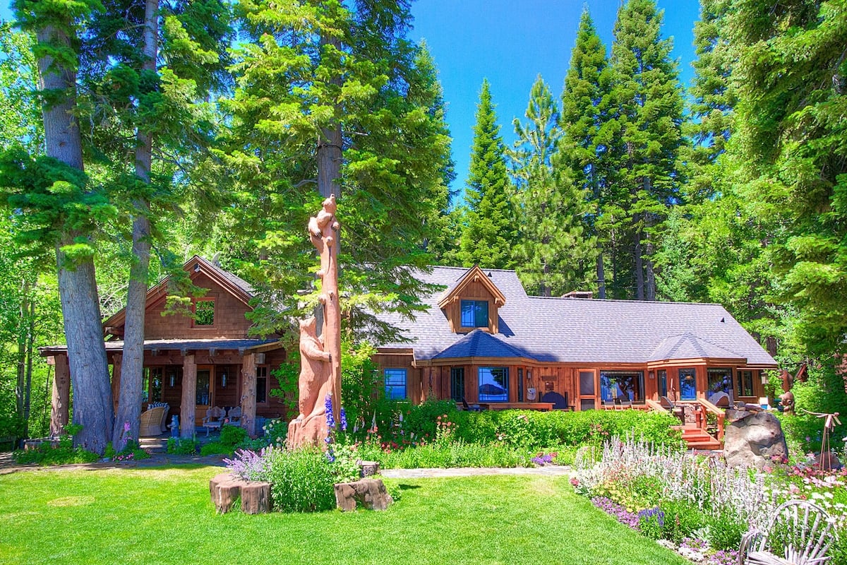 Lake Tahoe Vacation Rentals with Bear Totem Pole