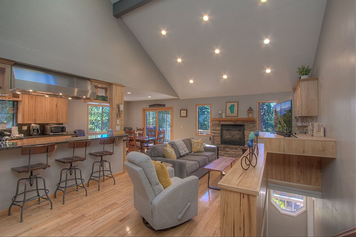 View our Lake Tahoe weekend rentals