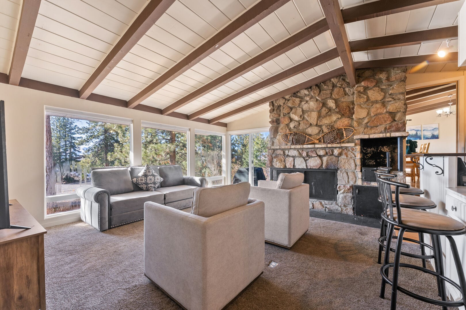 Browse our lakeside Tahoe rentals