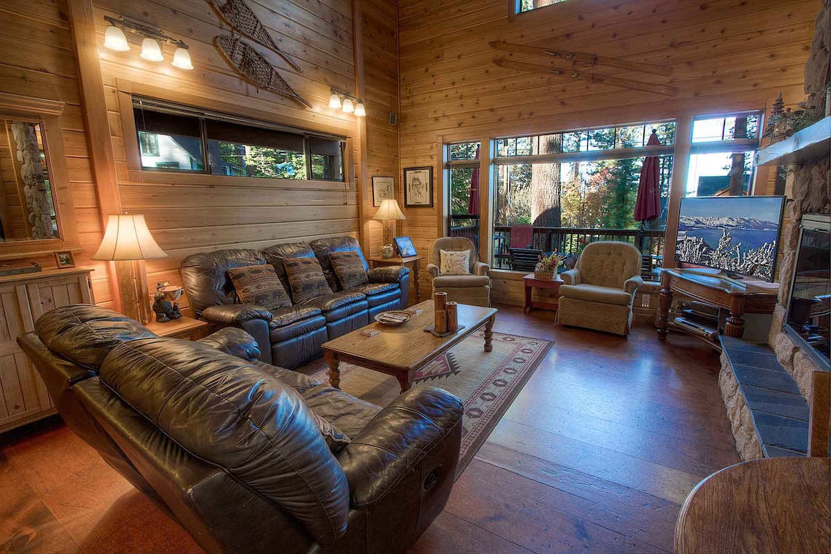 a living area view in one of our Lake Tahoe rentals