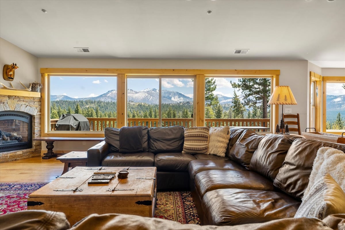 a view of a living area in one of our South Lake Tahoe rentals